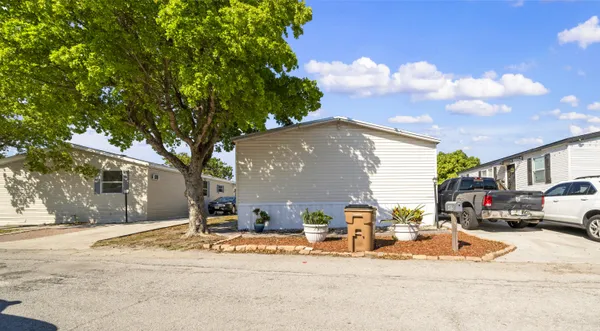 $2,150 | 4905 Northeast 2nd Way, Pompano Beach, FL 33064