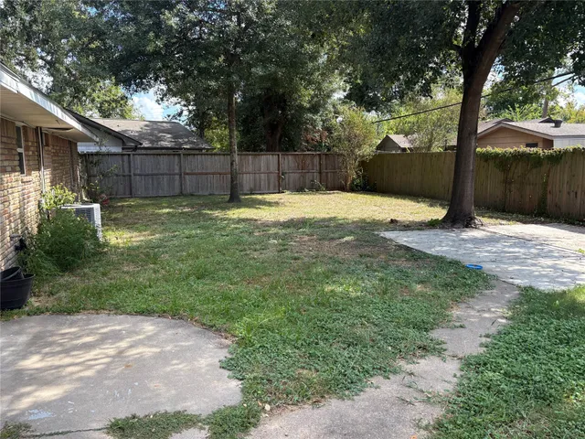 $1,950 | 9511 Bundy Lane, Houston, TX 77080