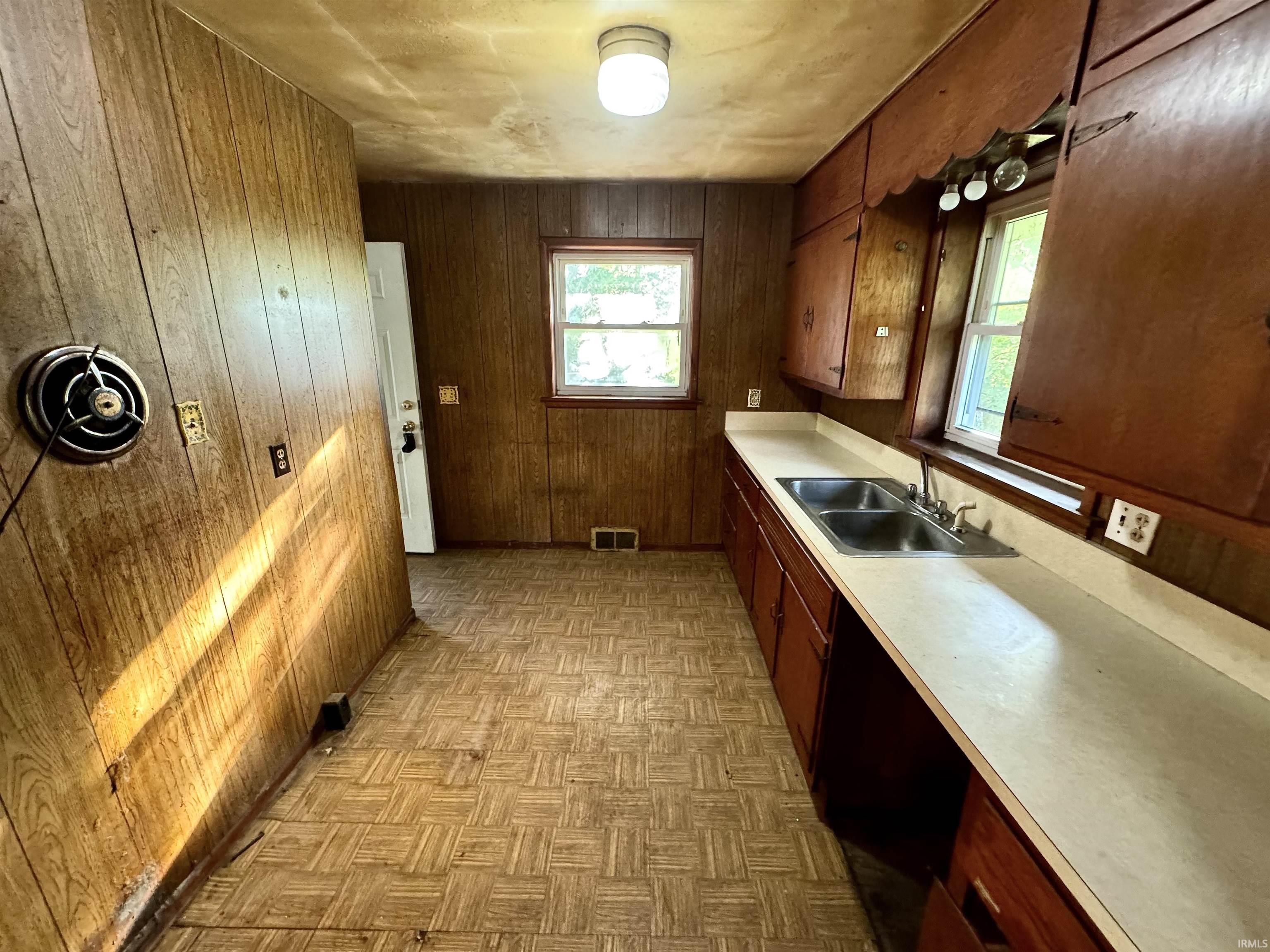 8201 Spry Road Evansville, IN 47715 - Photo 3 of 12 Gallery Image 3