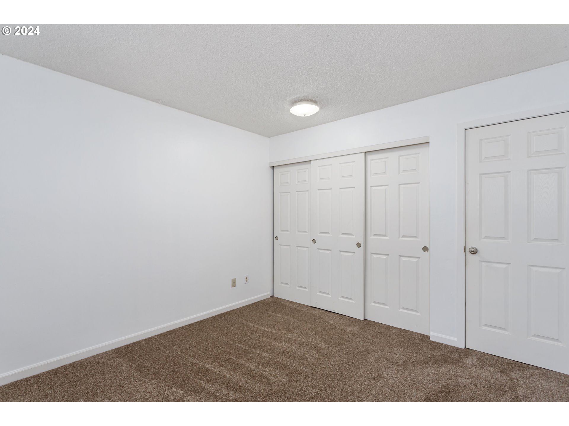 11377 Southwest Springwood Drive, Unit 34 Portland, OR 97223 - Photo 17 of 28