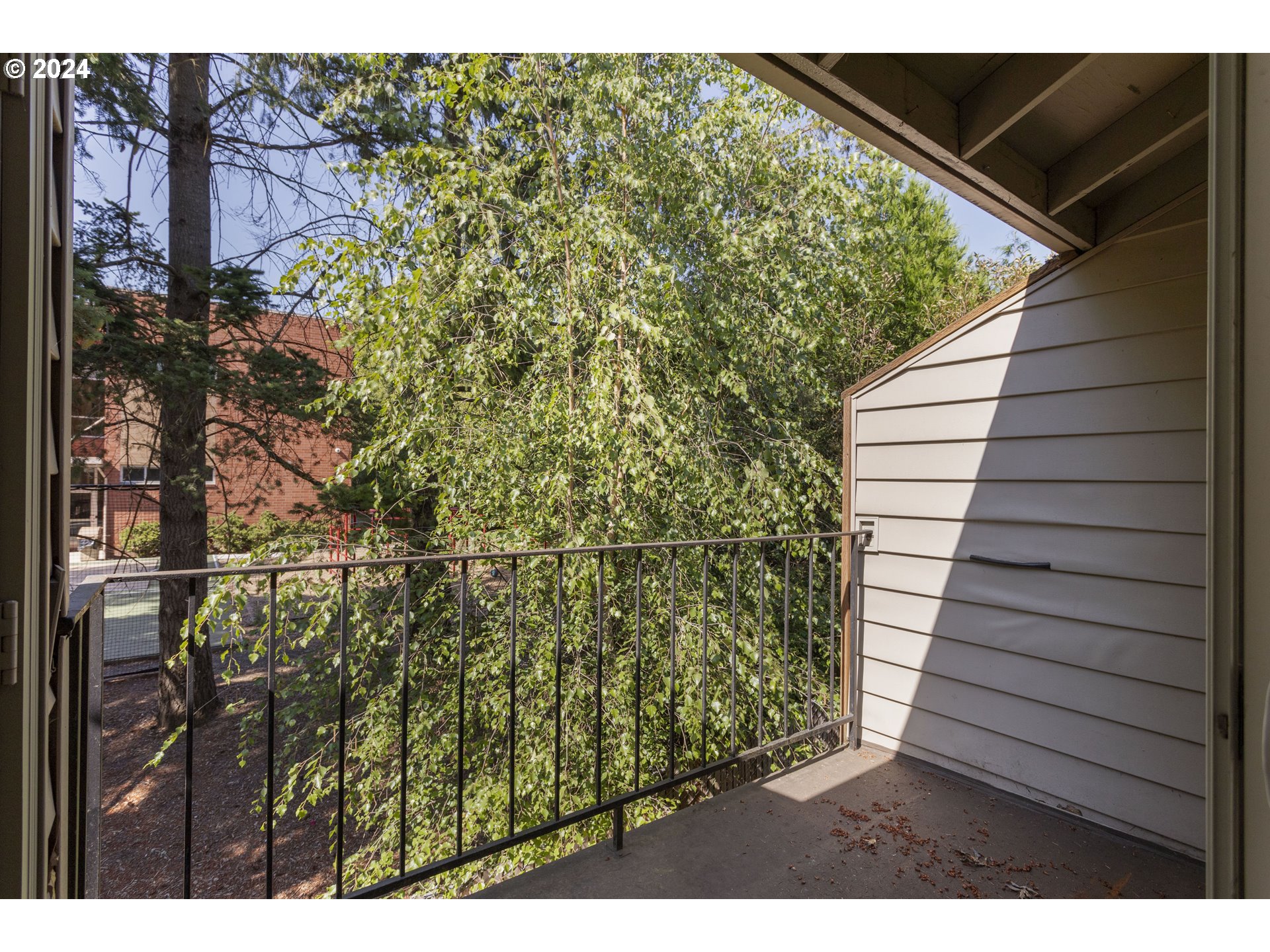 11377 Southwest Springwood Drive, Unit 34 Portland, OR 97223 - Photo 24 of 28