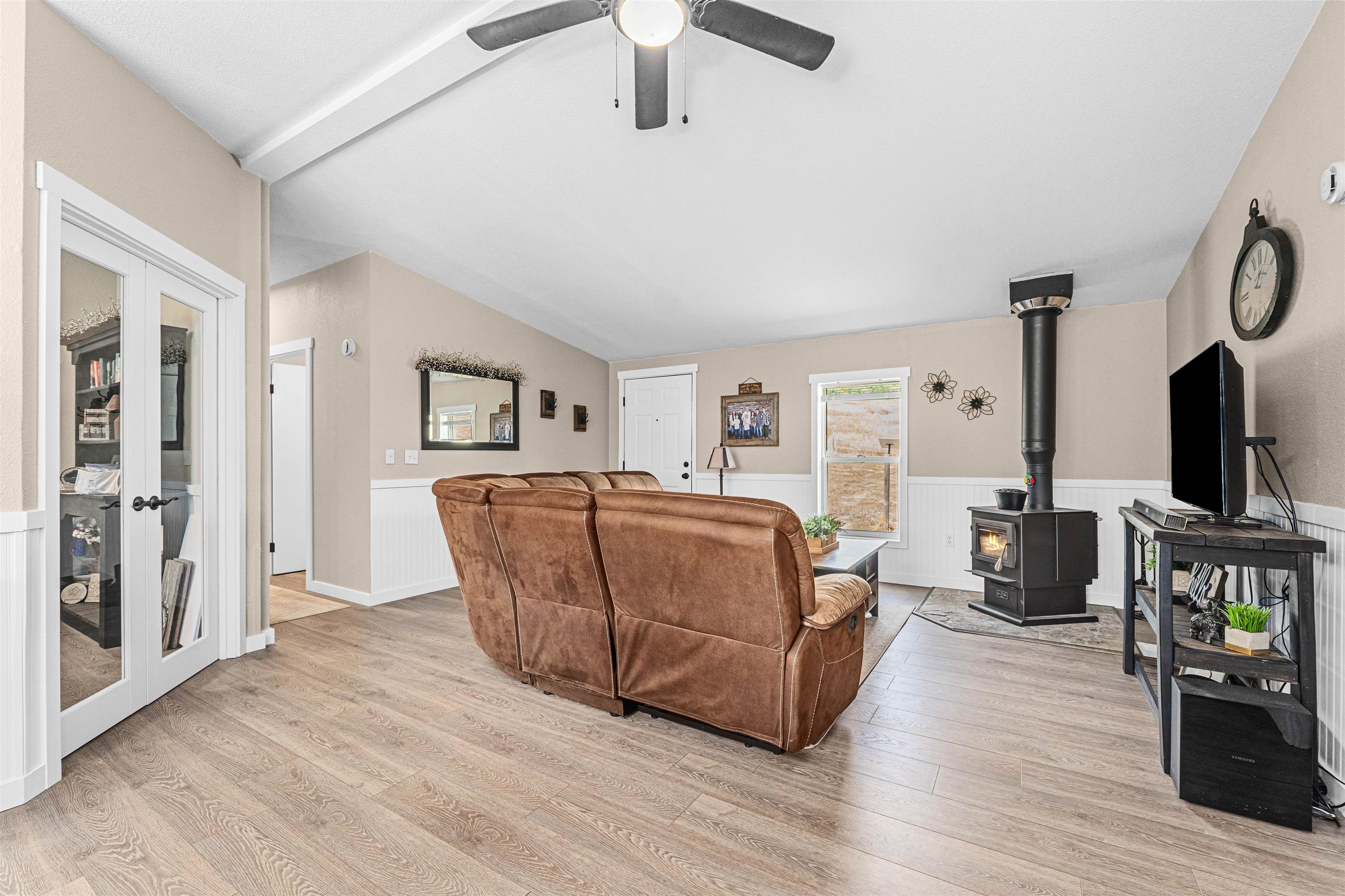 4562 Lessig Road, Unit A Hunters, WA 99137 - Photo 12 of 35