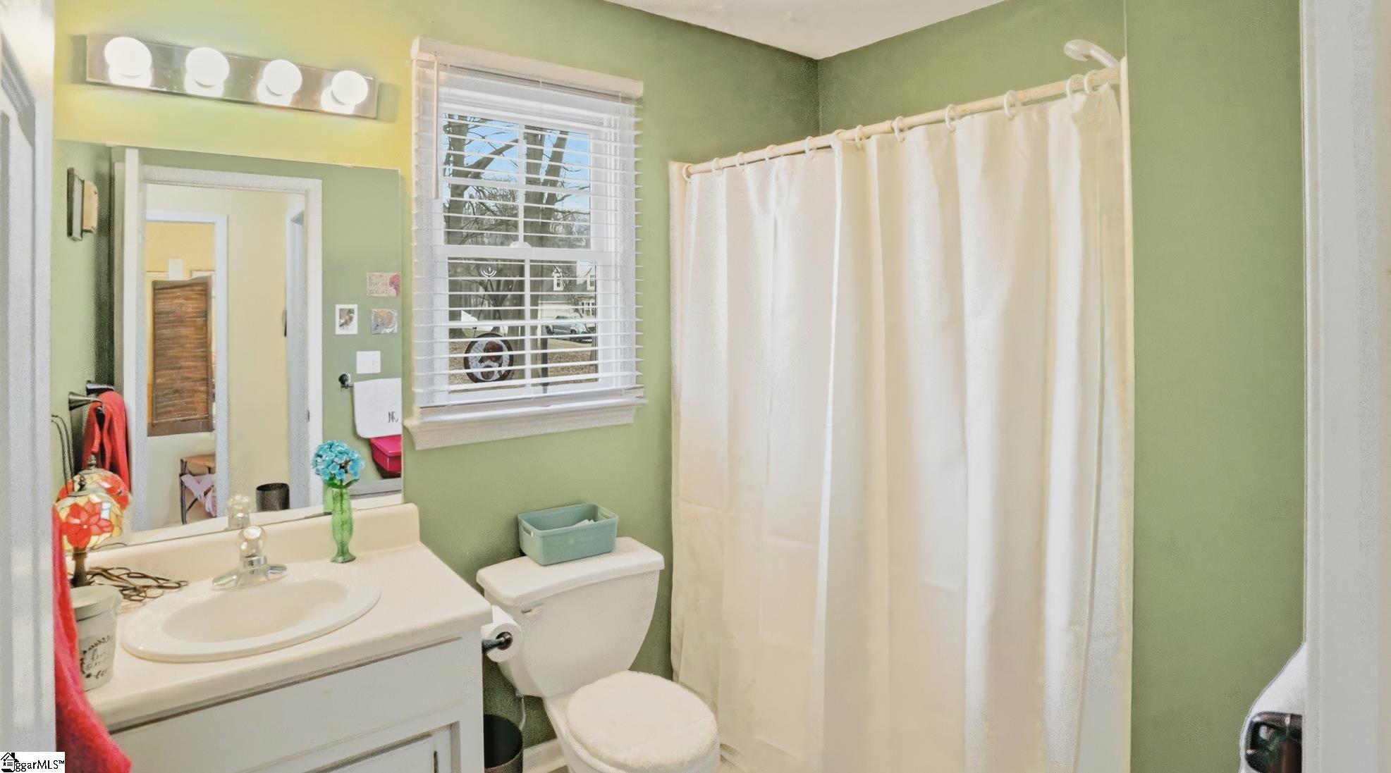 308 Fireside Court Boiling Springs, SC 29316 - Photo 6 of 21