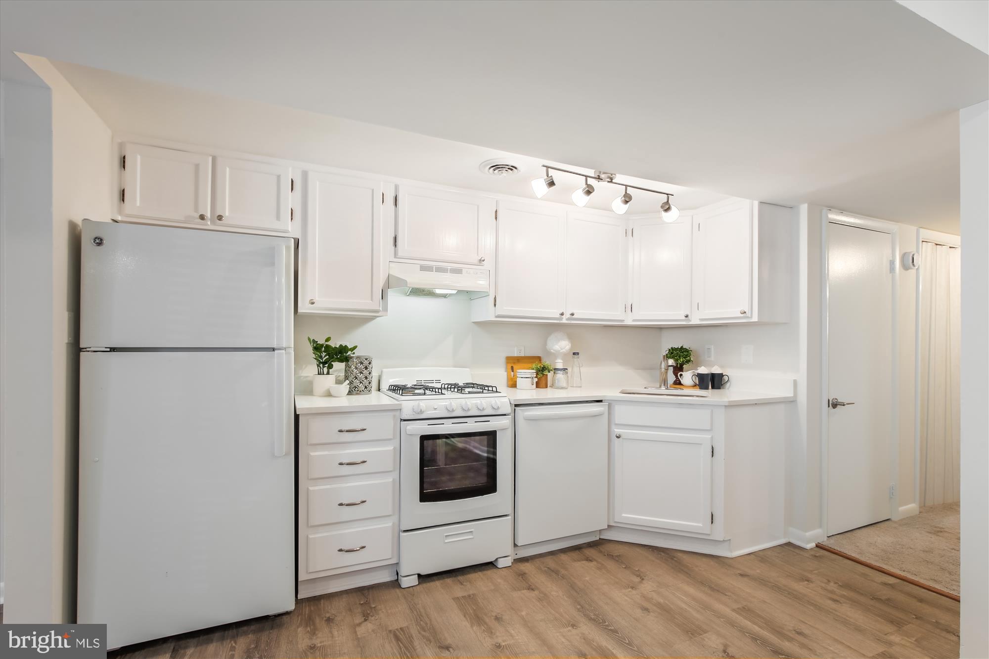 616 E Street Northeast Washington, DC 20002 - Photo 57 of 79 Kitchen