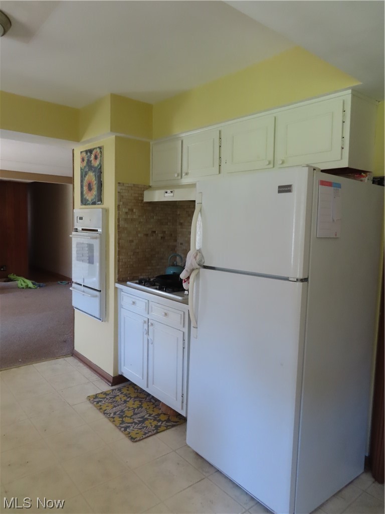 1520 Meadowlane Road Independence, OH 44131 - Photo 8 of 32 Refrigerator & Stove will remain