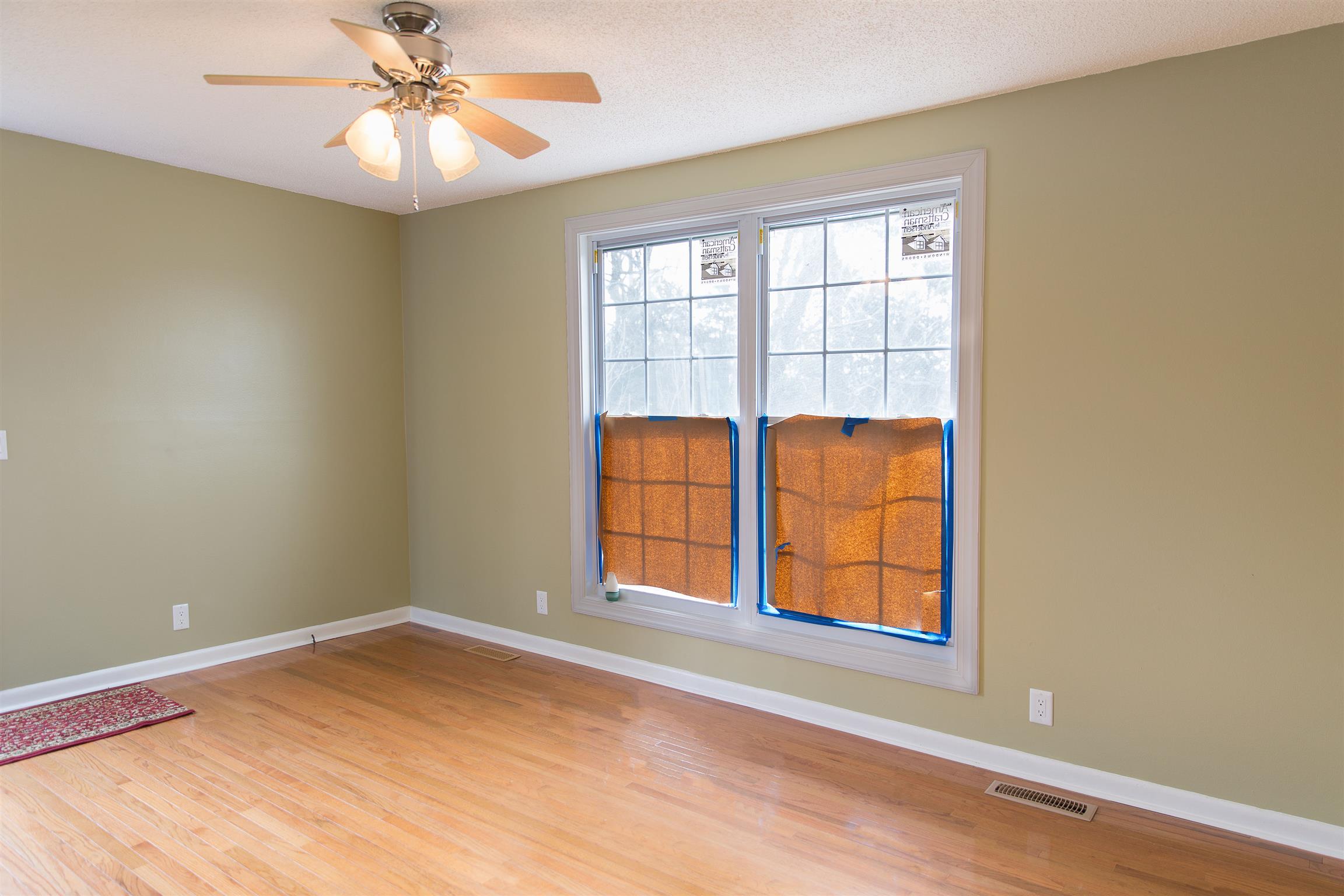 512 Benzing Road Antioch, TN 37013 - Photo 10 of 13 512 Living Room