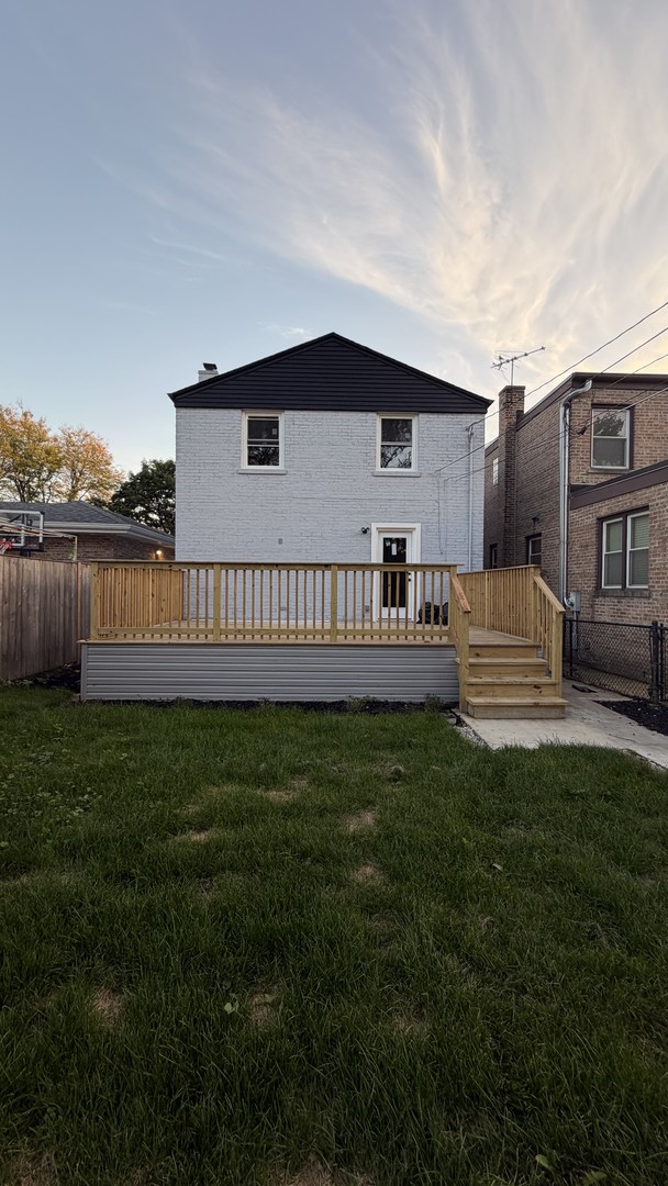 3024 West Fargo Avenue Chicago, IL 60645 - Photo 4 of 39