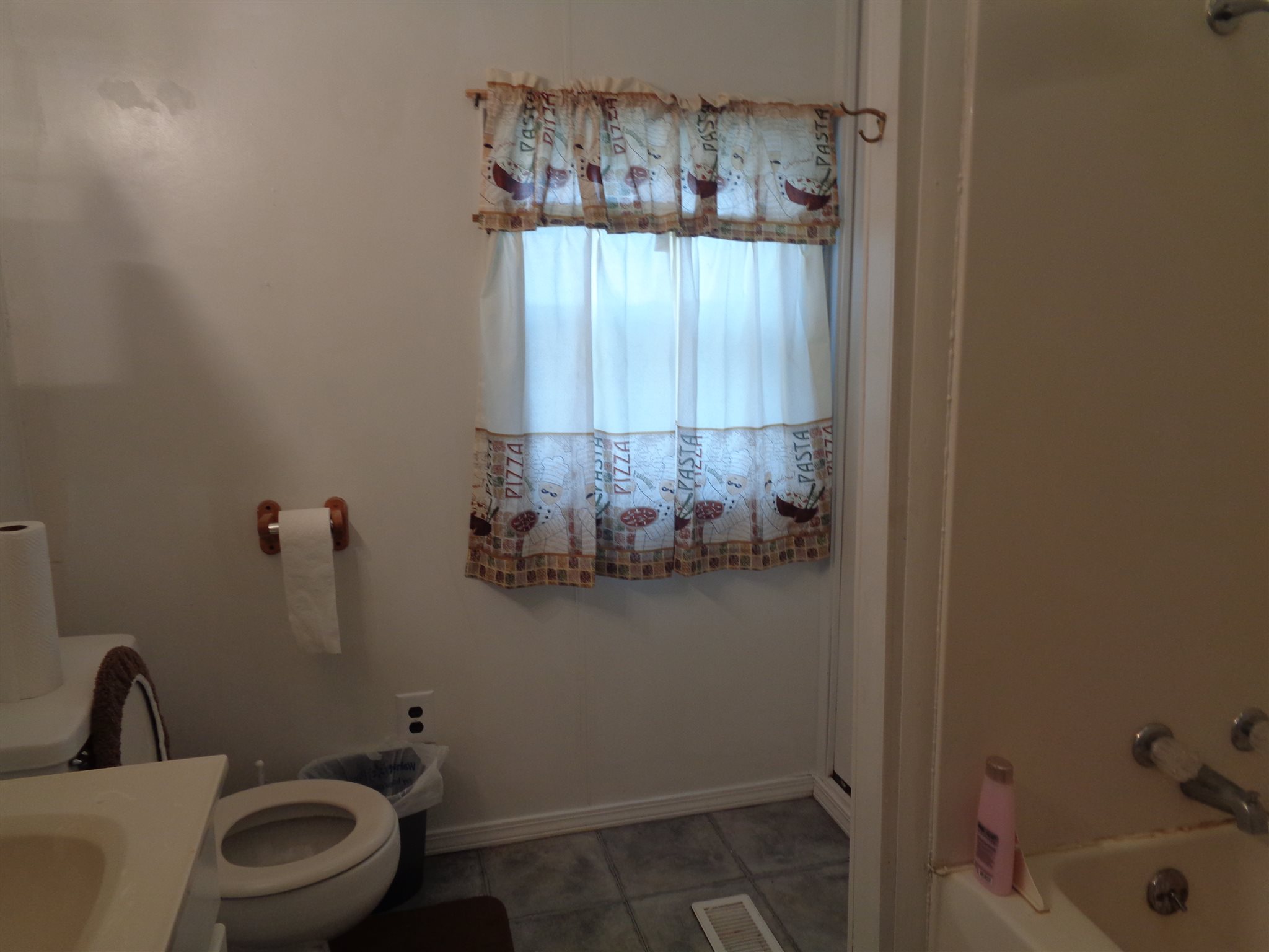 603 6th Street Howe, IN 46746 - Photo 5 of 15 Gallery Image 5