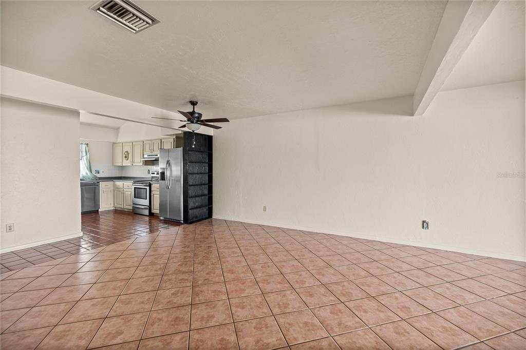 11001 Southeast Sunset Harbor Road, Unit B14 Summerfield, FL 34491 - Photo 13 of 32