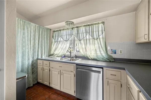 $275,100 | 11001 Southeast Sunset Harbor Road, Unit B14, Summerfield, FL 34491