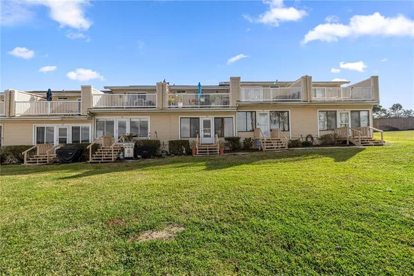 $275,100 | 11001 Southeast Sunset Harbor Road, Unit B14, Summerfield, FL 34491