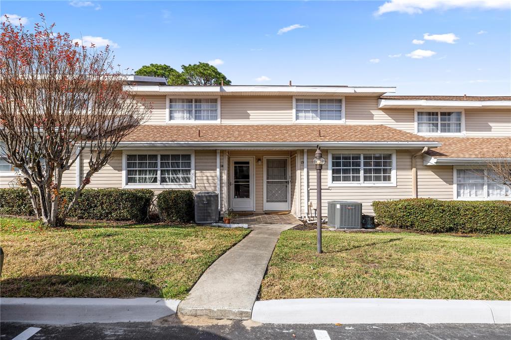 11001 Southeast Sunset Harbor Road, Unit B14 Summerfield, FL 34491 - Photo 31 of 32