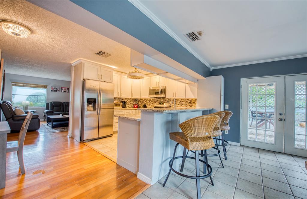 1007 Vineyard Court Dunedin, FL 34698 - Photo 11 of 51