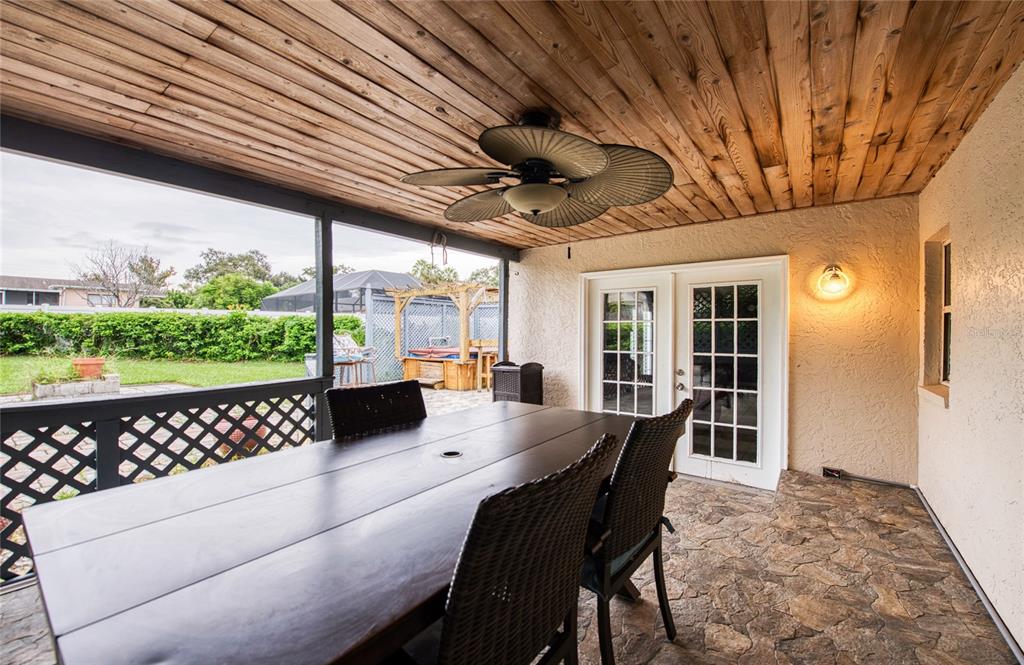 1007 Vineyard Court Dunedin, FL 34698 - Photo 36 of 51