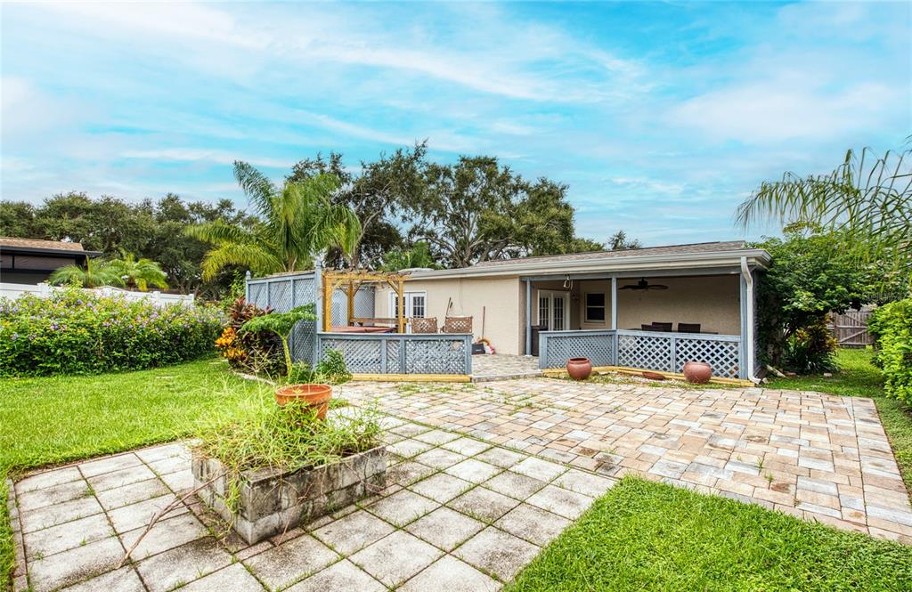 1007 Vineyard Court Dunedin, FL 34698 - Photo 41 of 51