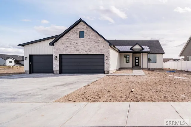 $737,900 | 430 Saddle Rock Lane, Idaho Falls, ID 83401