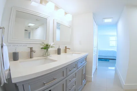 $365,000 | 20100 West Country Club Drive, Unit 504, Aventura, FL 33180