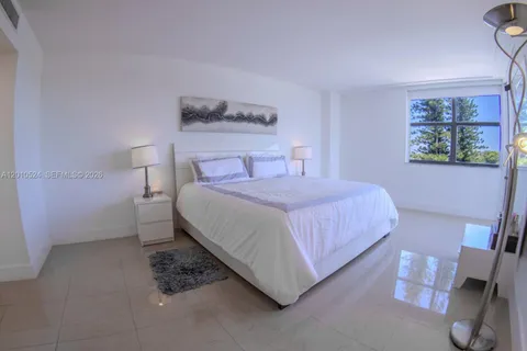 $365,000 | 20100 West Country Club Drive, Unit 504, Aventura, FL 33180