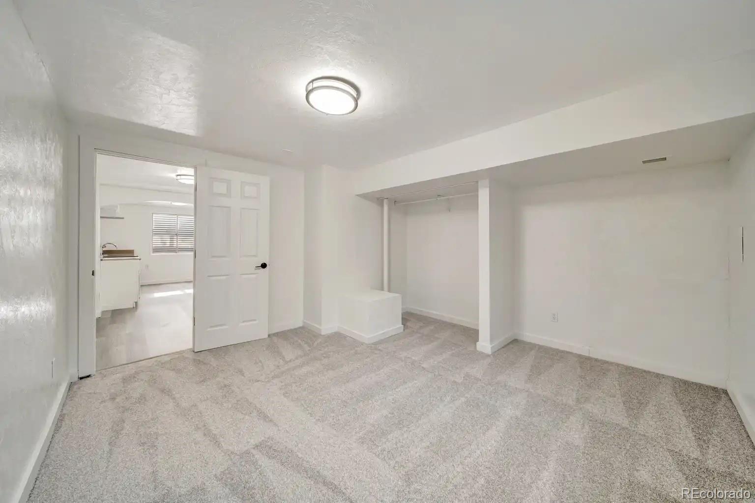 4666 Freeport Way Denver, CO 80239 - Photo 22 of 28