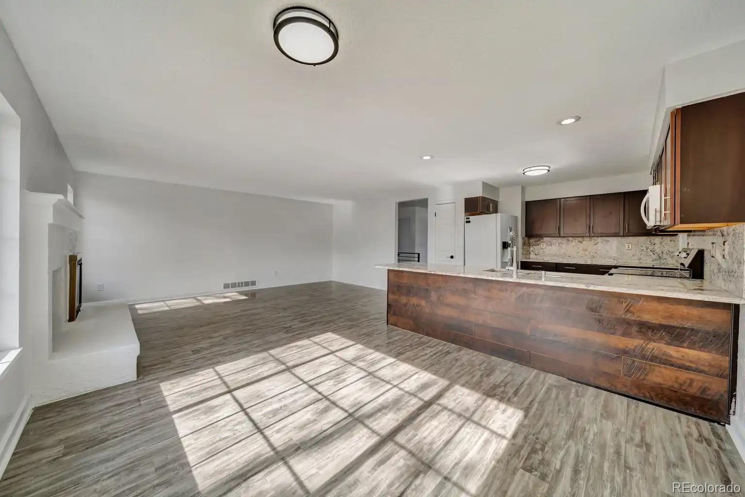 4666 Freeport Way Denver, CO 80239 - Photo 5 of 28