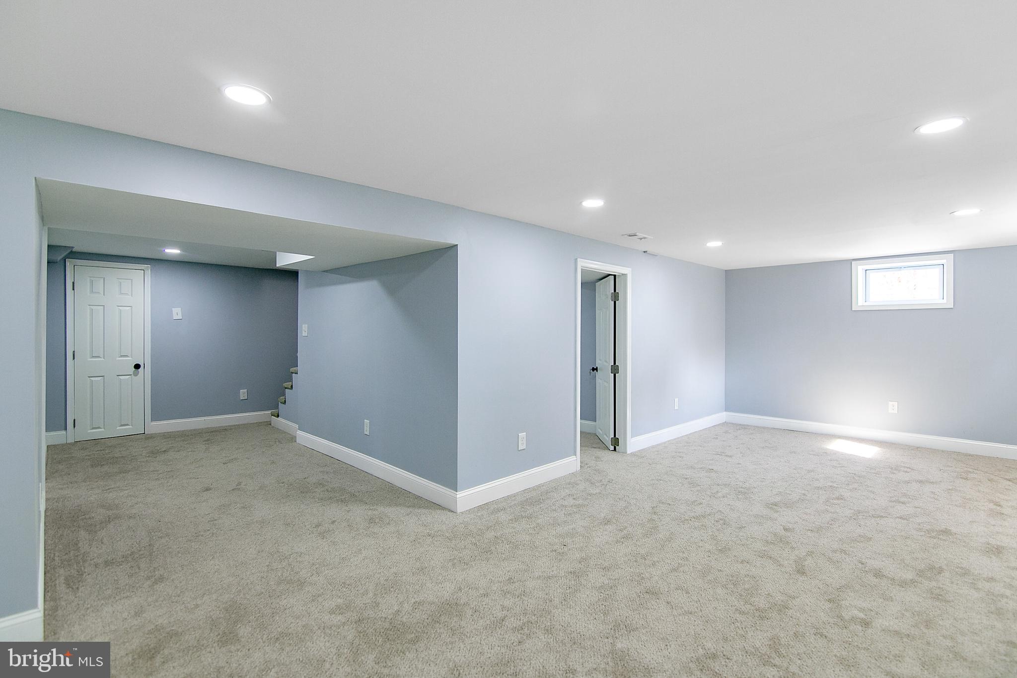731 Charing Cross Road Baltimore, MD 21229 - Photo 25 of 39