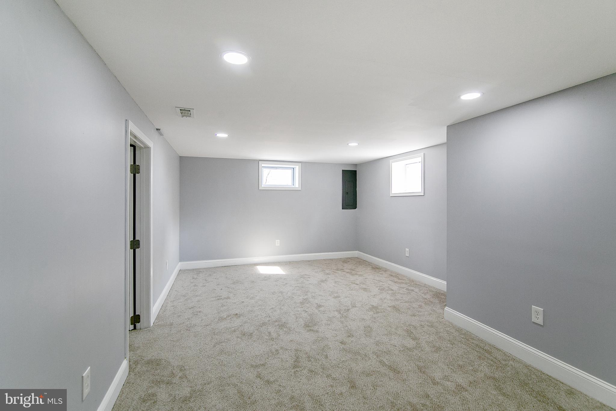 731 Charing Cross Road Baltimore, MD 21229 - Photo 29 of 39