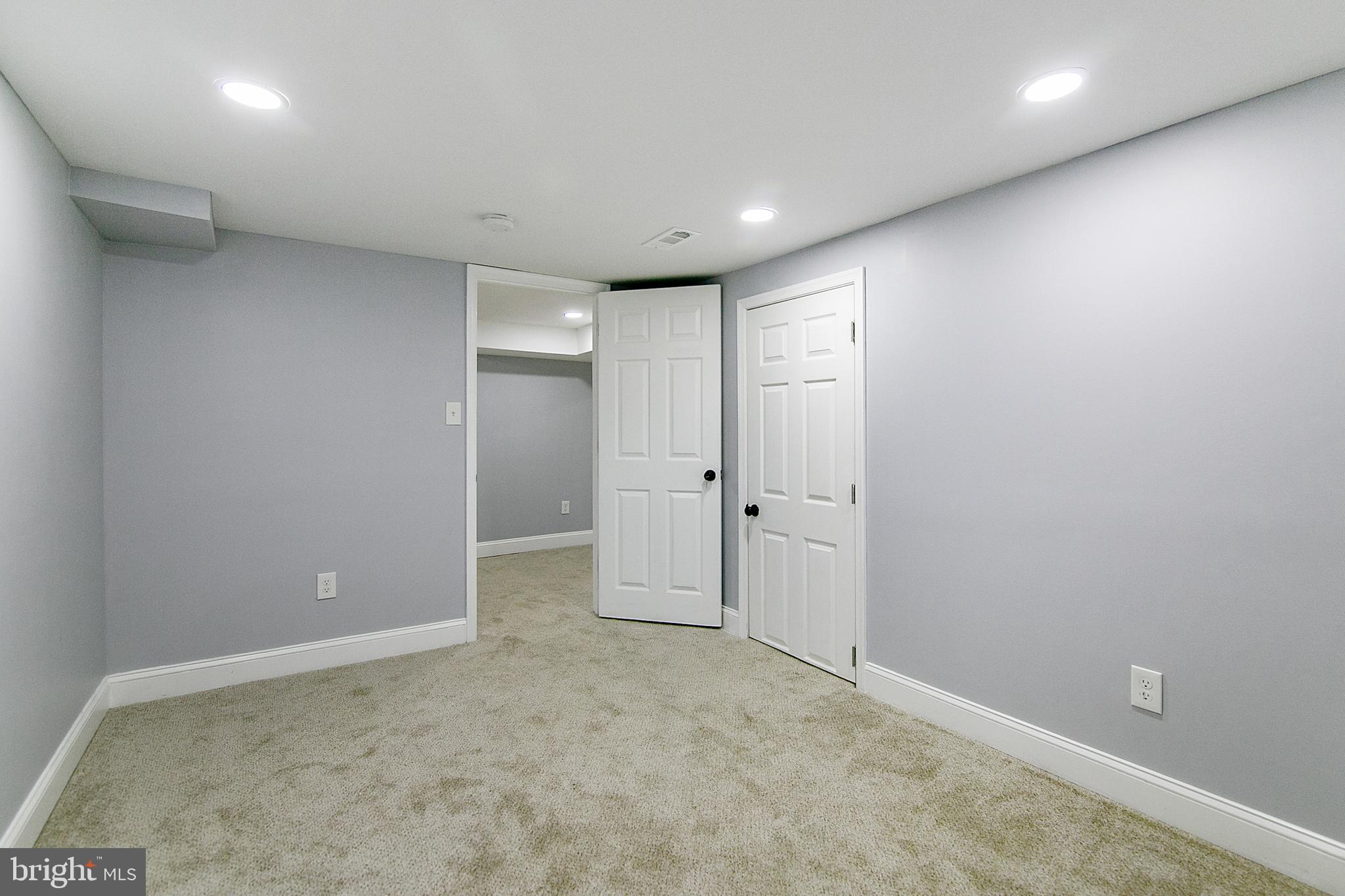 731 Charing Cross Road Baltimore, MD 21229 - Photo 32 of 39