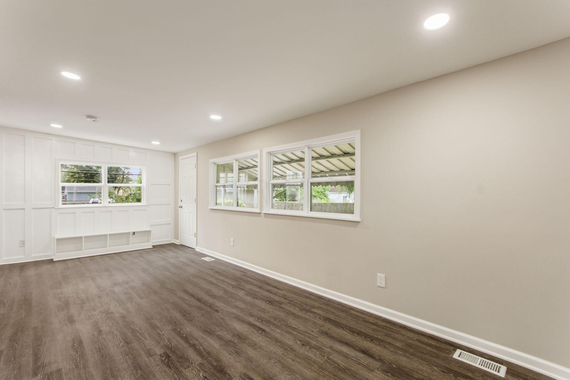 3207 Karl Road Columbus, OH 43224 - Photo 13 of 29 Family Room