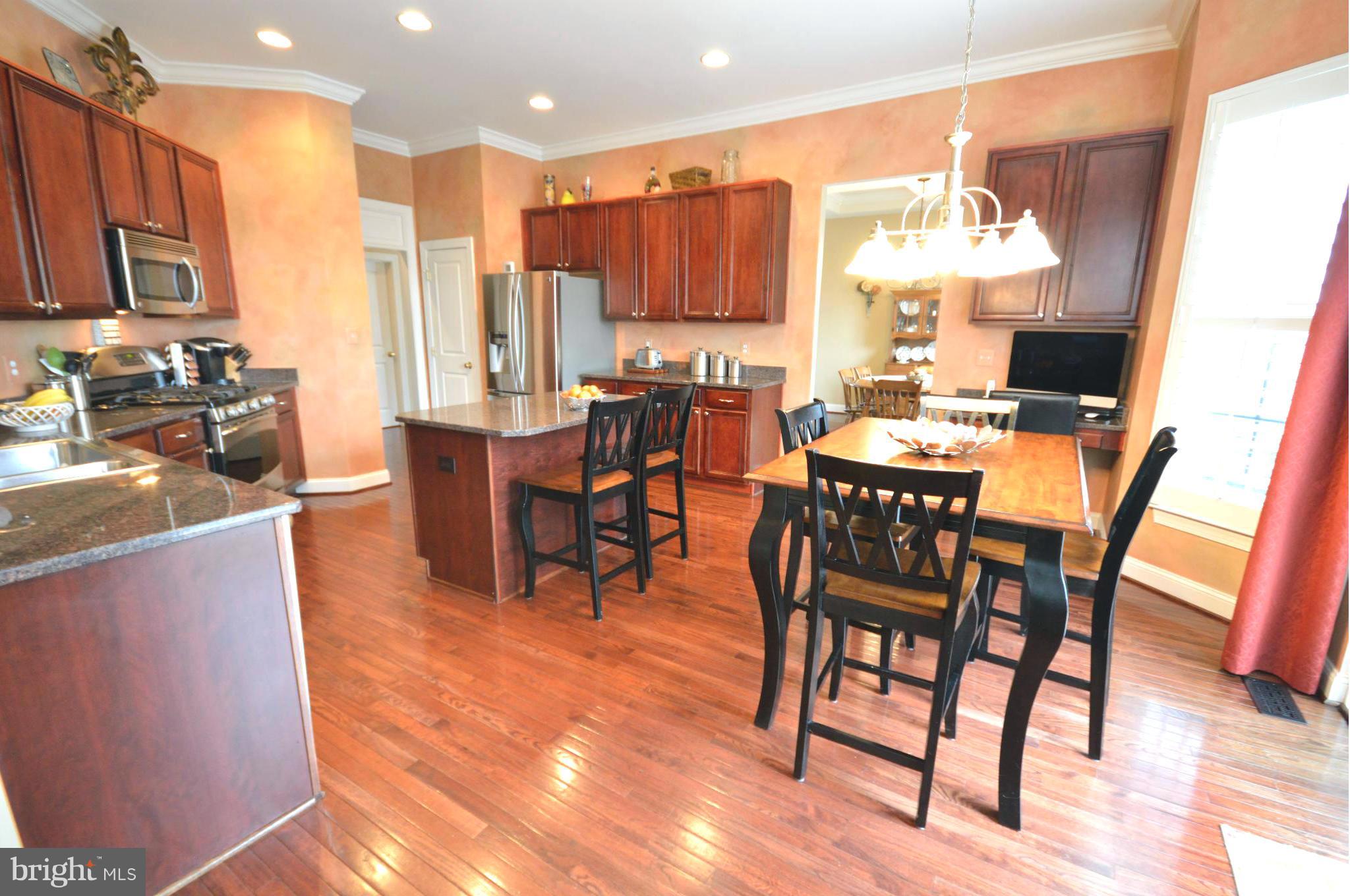9018 Roaring Spring Loop Bristow, VA 20136 - Photo 12 of 30 Kitchen