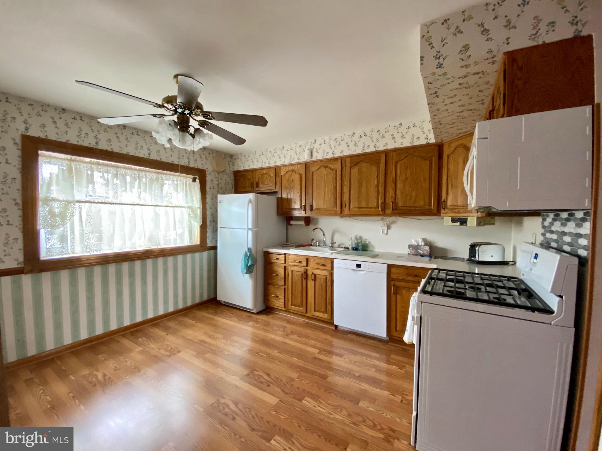 3335 Fairdale Road Philadelphia, PA 19154 - Photo 5 of 35