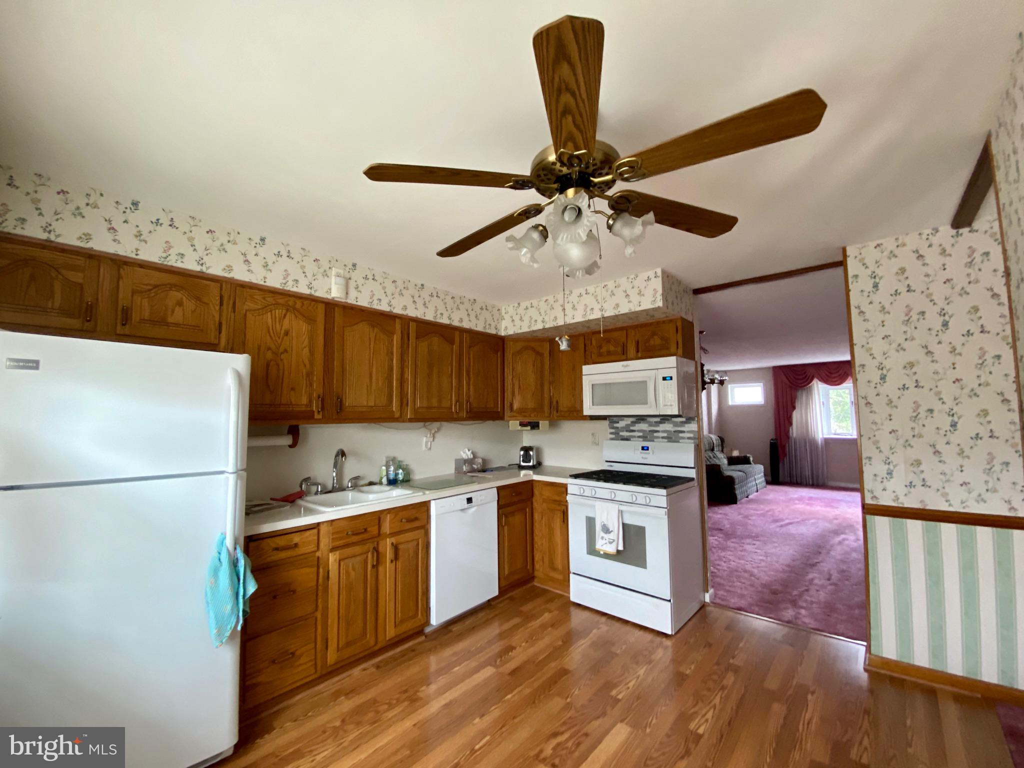 3335 Fairdale Road Philadelphia, PA 19154 - Photo 6 of 35