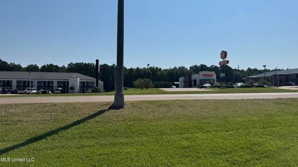 $600,000 | 1 Highway 35, Carthage, MS 39051