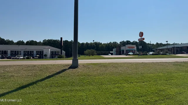$600,000 | 1 Highway 35, Carthage, MS 39051