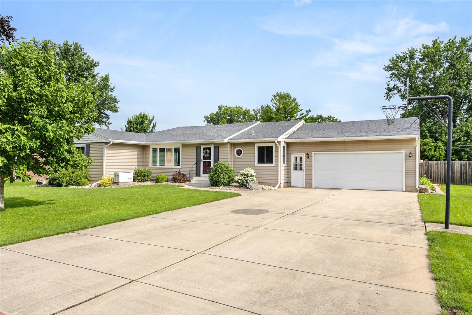 1508 Sharon Road Streator, IL 61364 - Photo 3 of 33