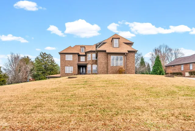 $925,000 | 531 Stonegate Drive, Clarksville, TN 37043