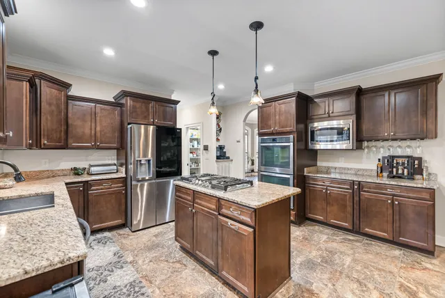 $925,000 | 531 Stonegate Drive, Clarksville, TN 37043