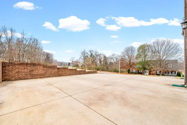 $925,000 | 531 Stonegate Drive, Clarksville, TN 37043