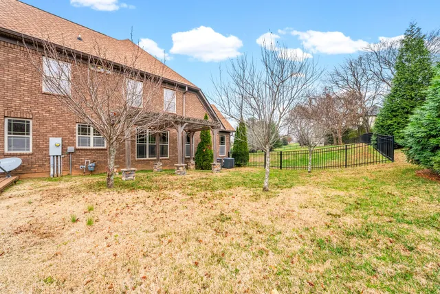 $925,000 | 531 Stonegate Drive, Clarksville, TN 37043