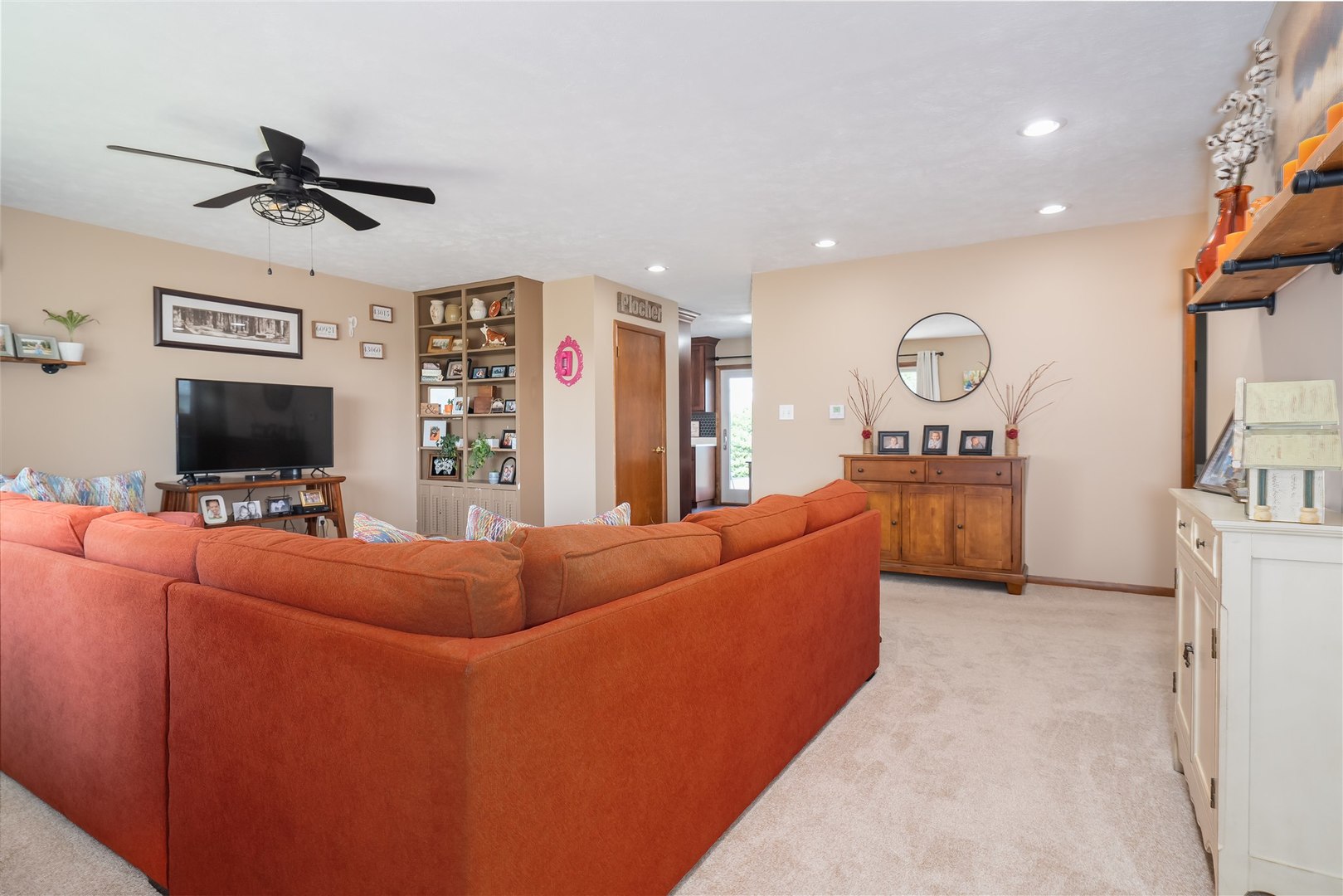 32931 East 1000 N Road Chatsworth, IL 60921 - Photo 2 of 42 a living room with furniture and a flat screen tv