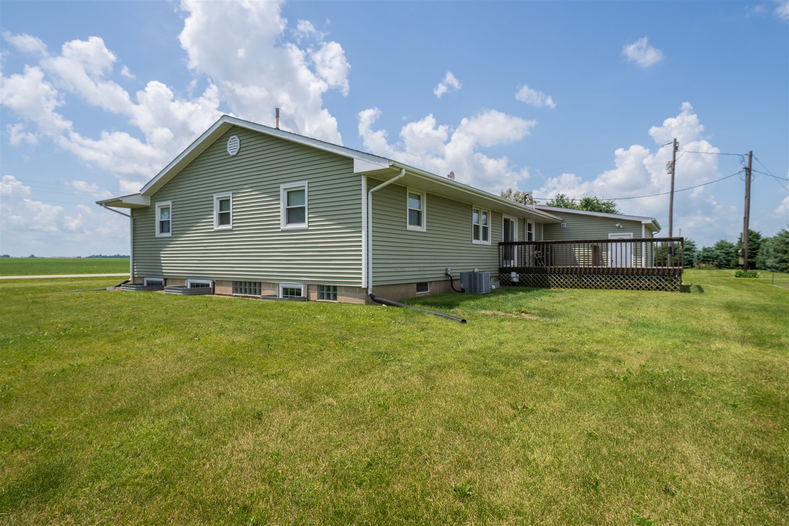 32931 East 1000 N Road Chatsworth, IL 60921 - Photo 41 of 42 a backyard of a house with lots of green space