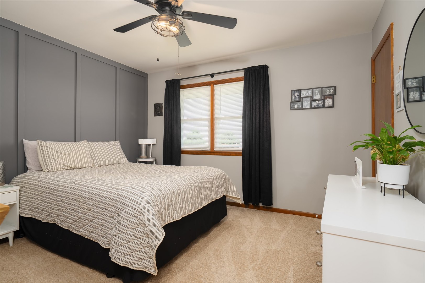 32931 East 1000 N Road Chatsworth, IL 60921 - Photo 9 of 42 a bedroom with a bed and a potted plant
