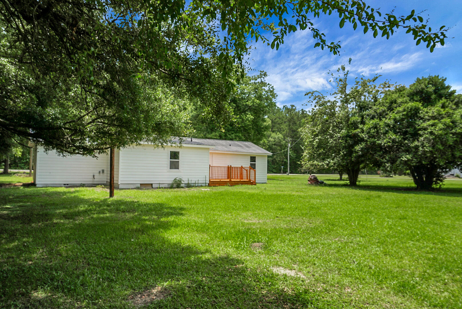 1393 Harristown Road Bonneau, SC 29431 - Photo 55 of 57 DSC06474