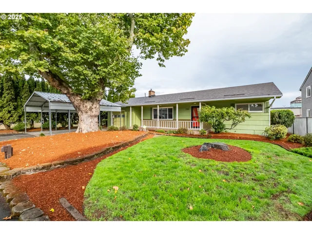 a view of outdoor space yard and patio