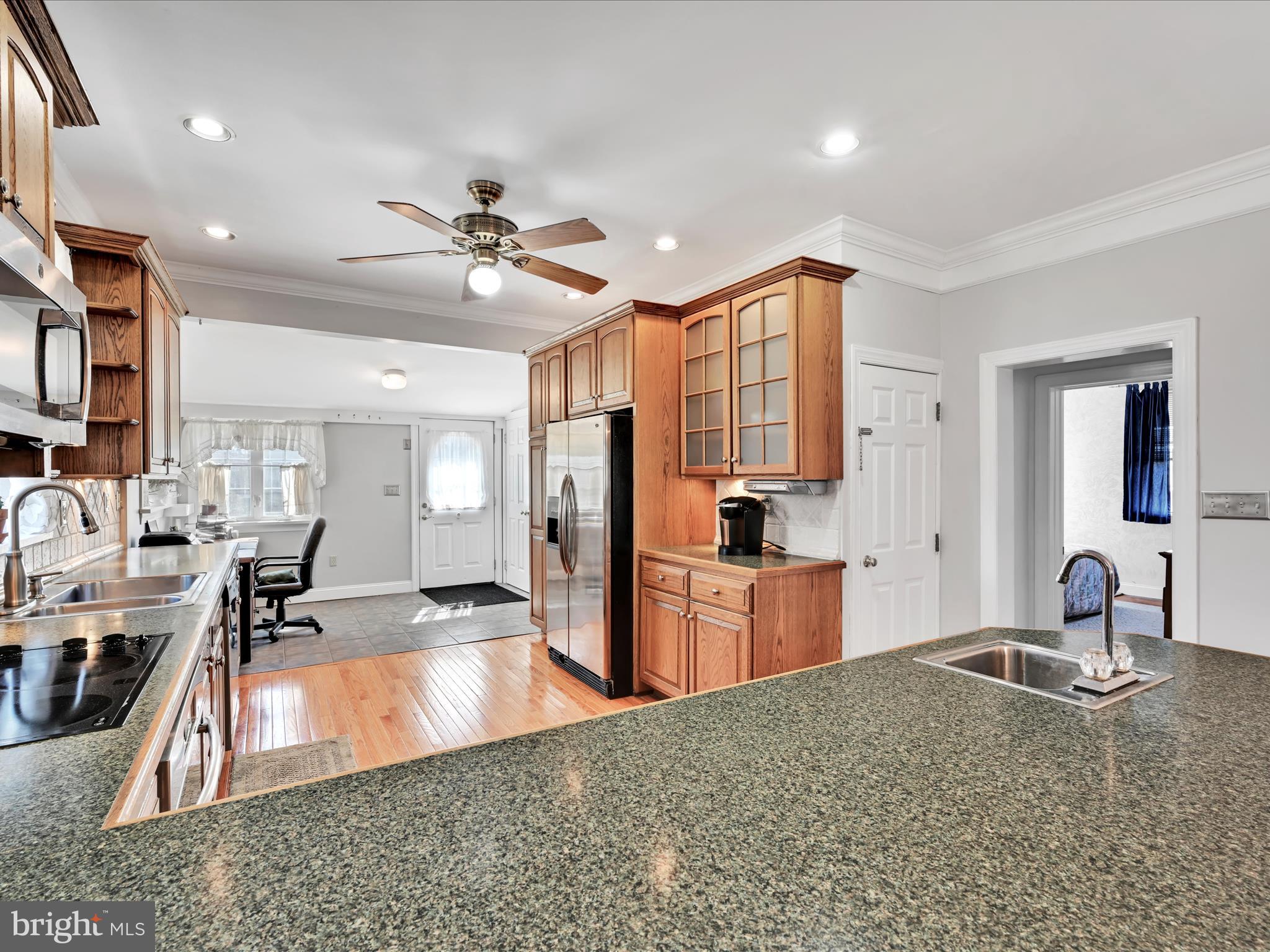 19 Beechwood Road Brookhaven, PA 19015 - Photo 13 of 48 Kitchen