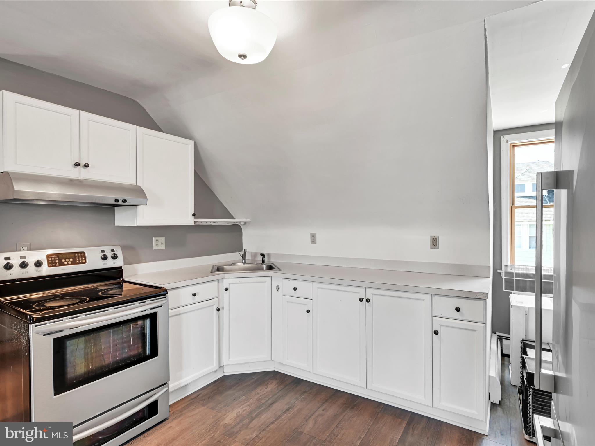 19 Beechwood Road Brookhaven, PA 19015 - Photo 28 of 48 Kitchenette