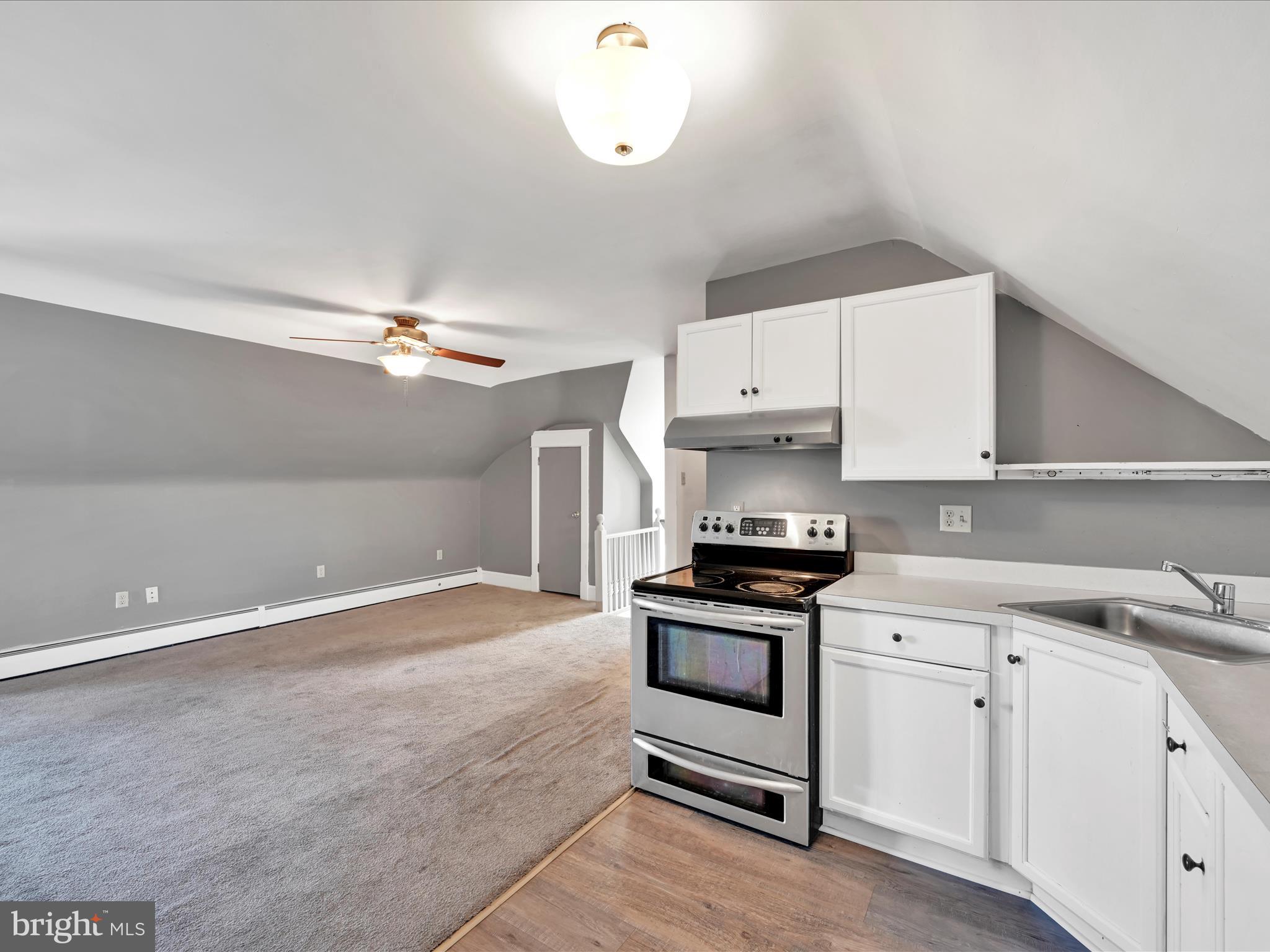 19 Beechwood Road Brookhaven, PA 19015 - Photo 29 of 48 Kitchenette
