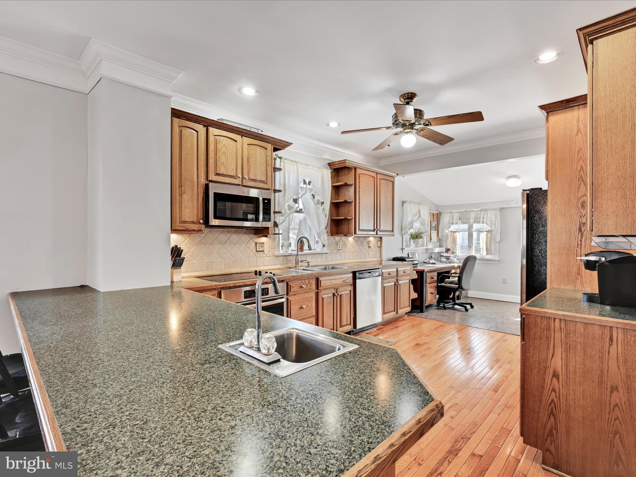 19 Beechwood Road Brookhaven, PA 19015 - Photo 10 of 48 Kitchen