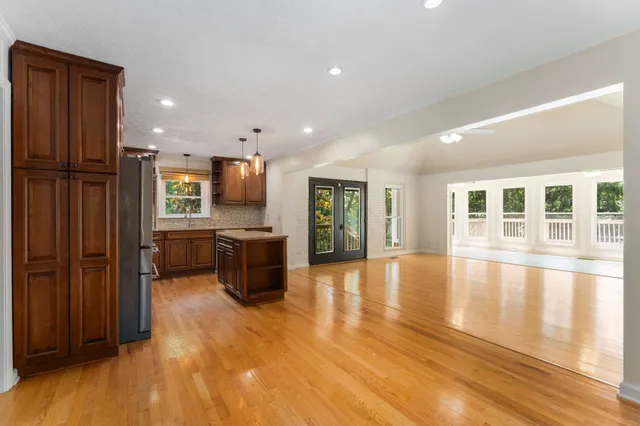 $950,000 | 8475 Mc Crory Lane, Nashville, TN 37221