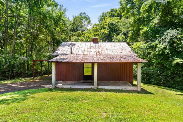 $950,000 | 8475 Mc Crory Lane, Nashville, TN 37221