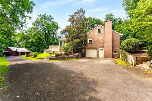 $950,000 | 8475 Mc Crory Lane, Nashville, TN 37221
